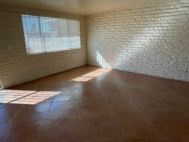 Building Photo - 7655 E Tulip Tree St