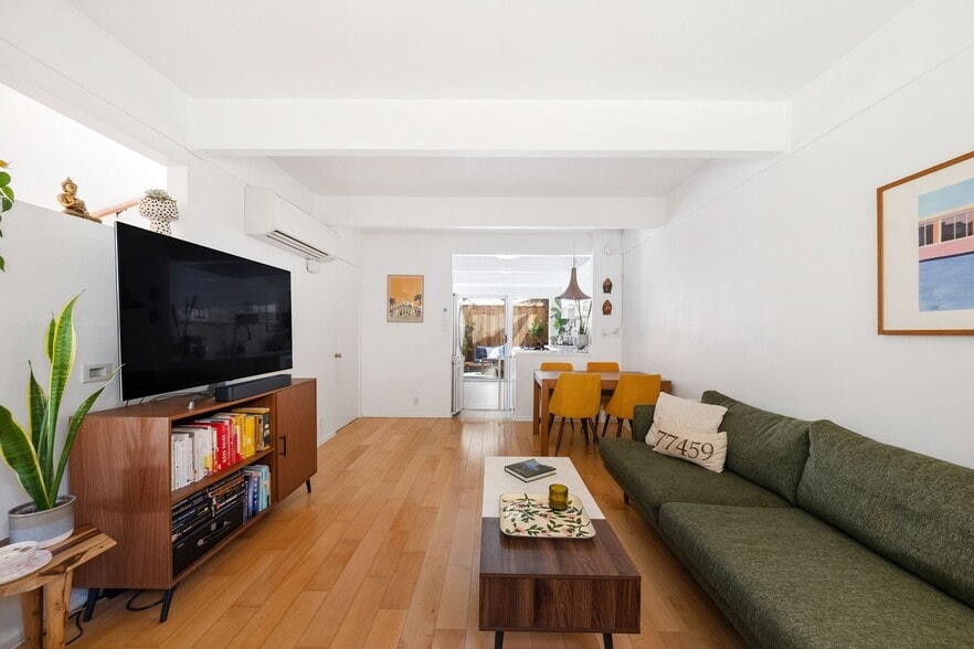 Building Photo - 4040 Grand View Blvd