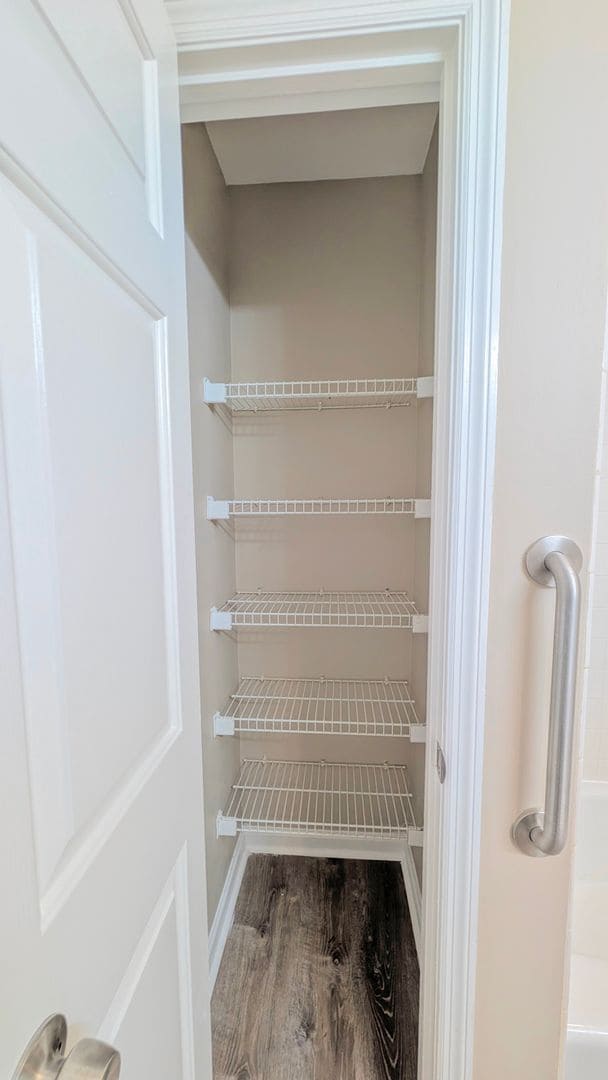 Building Photo - Remodeled and Move-in Ready Condo! | 1 br ...