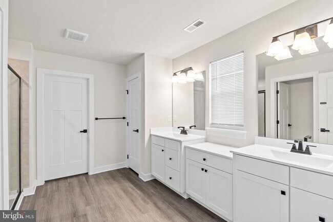 Building Photo - 105 Weston Dr