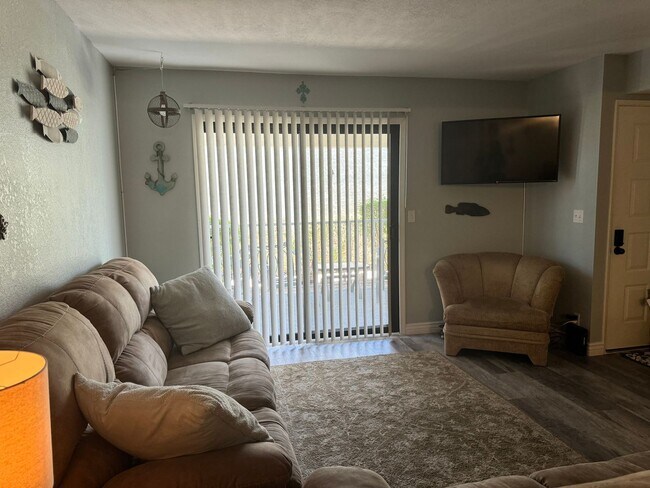 Building Photo - SHORT TERM WINTER RENTAL 1-BR Condo with Private Dock at Rio Vista