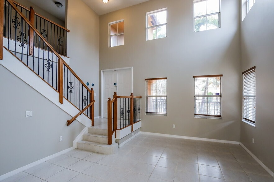 Building Photo - 2762 SW 152nd Ct