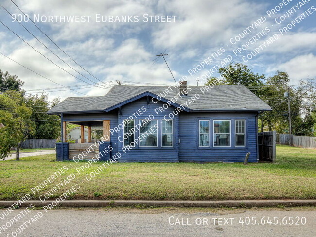 Building Photo - 900 NW Eubanks St