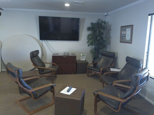 Building Photo - Cozy Studio in Rio Del Sol  Available Now
