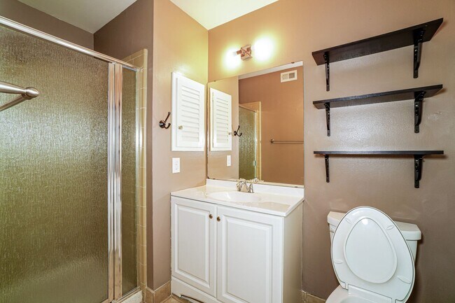 Building Photo - Charming Lincoln Village West 3BD Home with Spacious Corner Lot
