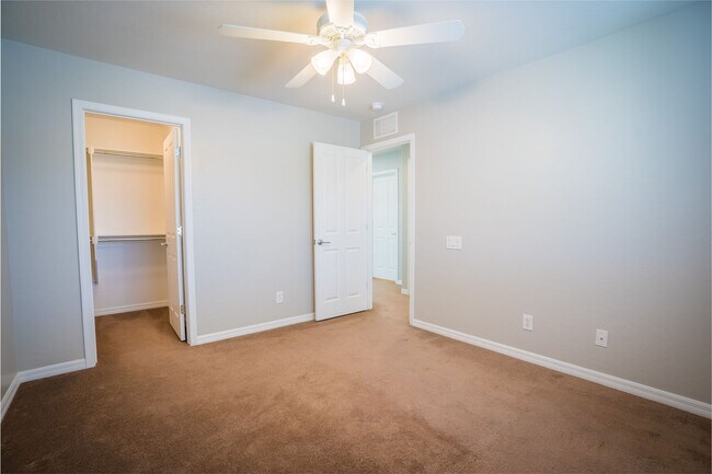 Building Photo - 2624 Romarin Terrace