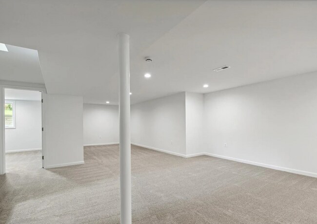 Building Photo - 5522 Lanham Way