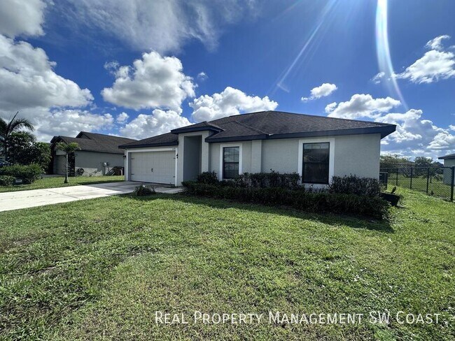 Building Photo - 438 Shadow Lakes Dr