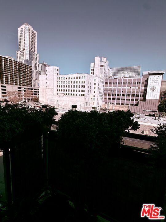 Building Photo - 253 S Broadway