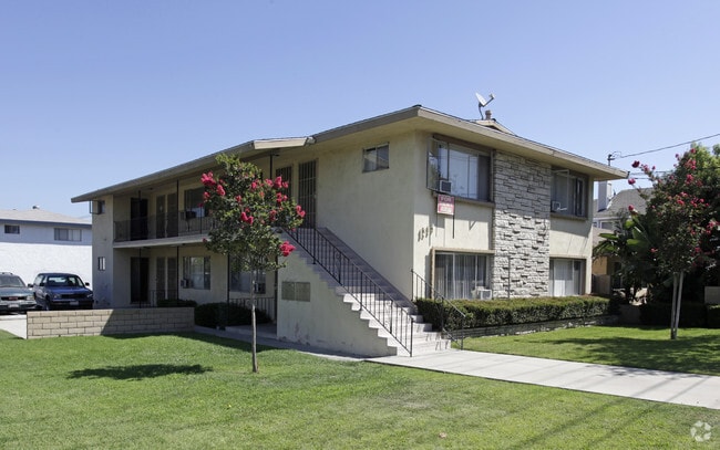 Primary Photo - 1315 W North St