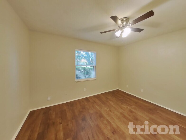 Building Photo - 7125 Hardwood Trail