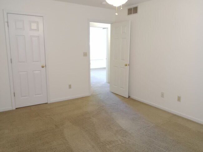 Building Photo - 3527-3529 Prescott Dr.