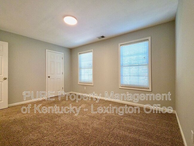 Building Photo - 2564 Rockaway Pl