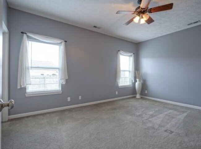 Building Photo - Spacious 3-Bedroom Lafayette Home with Office, Fenced Yard & 3-Car Garage