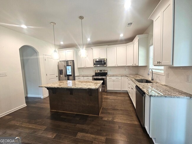 Building Photo - 16 Saint Georges Pl