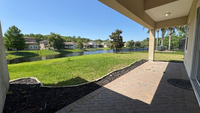 Building Photo - Beautiful 4B/3B with Bonus Office Space Fo...