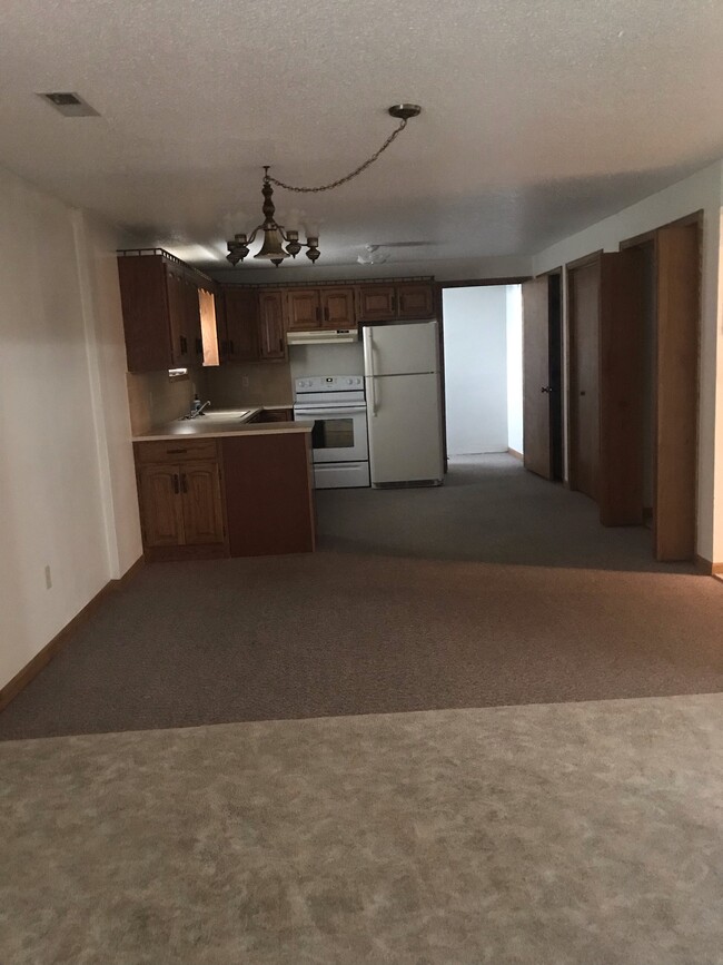 Kitchen/dinning room - 3704 Canal Blvd