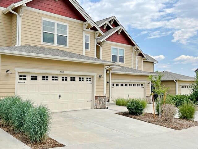 Building Photo - 2115 Blackbird Dr