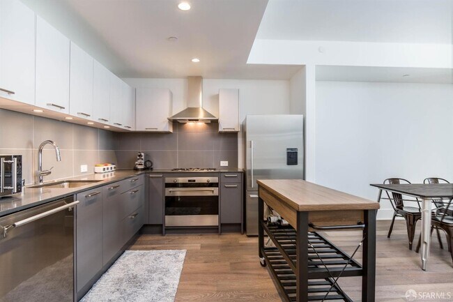 Building Photo - 1075 Market St