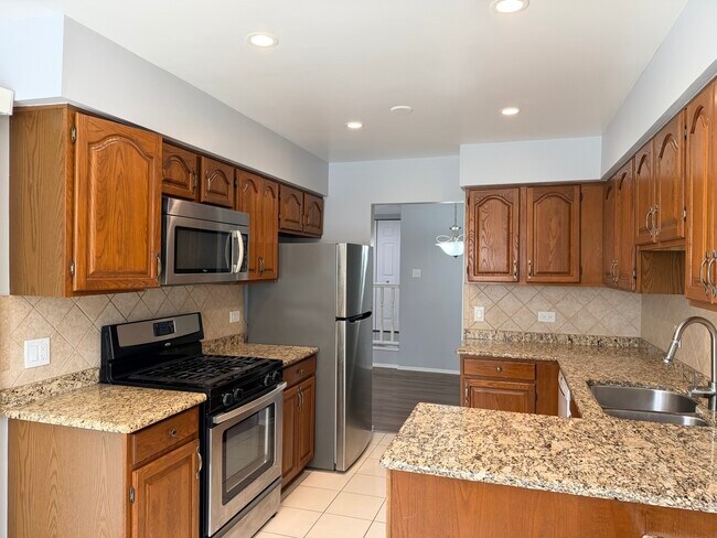 Building Photo - 1312 Coventry Cir