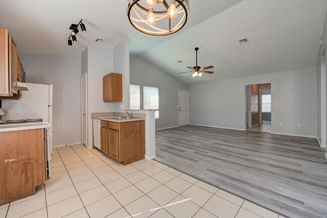 Building Photo - 605 Welston Cir