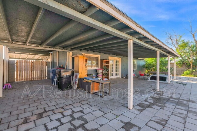 Building Photo - 2210 W Hermosa Dr