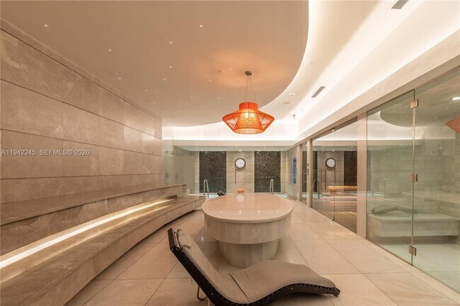 Building Photo - 1010 Brickell Ave