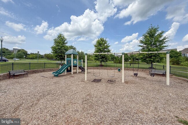 Building Photo - 1550 Rabbit Hollow Pl