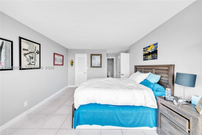 Building Photo - 3161 S Ocean Dr