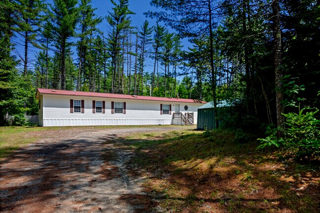 Building Photo - 826 New Hampshire Rte 175