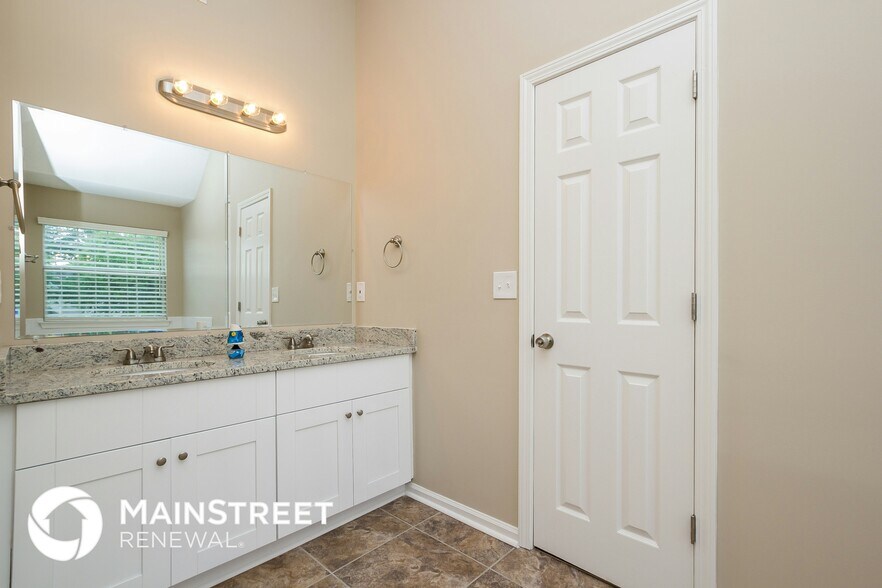 Building Photo - 6792 Foxfire Pl