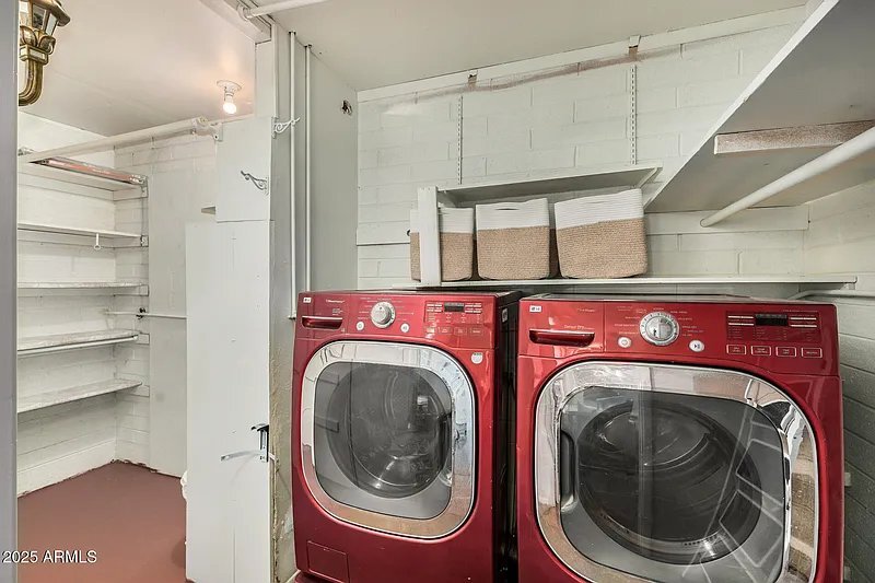 Building Photo - 2302 W Berridge Ln