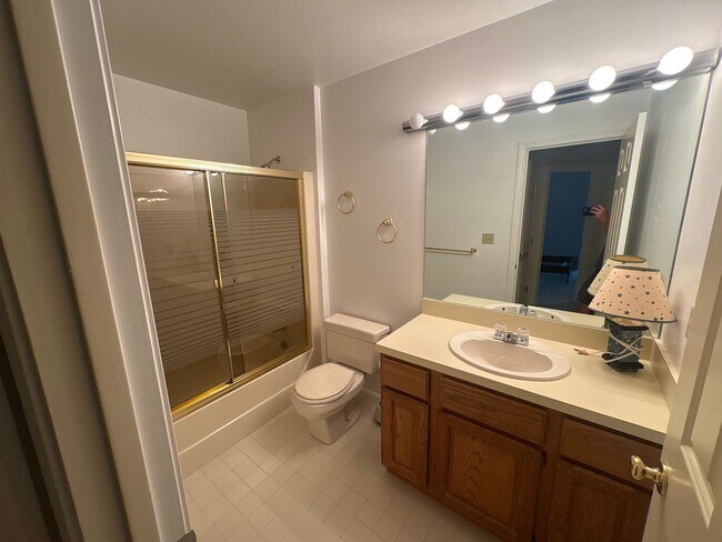 Building Photo - 401 Browning Ln