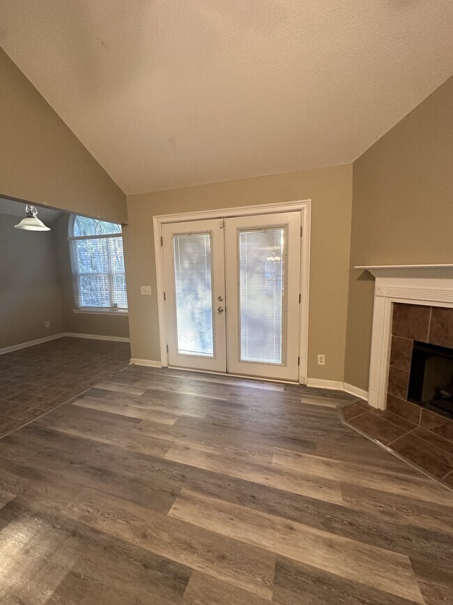 Building Photo - 12 Bass Rock Ct