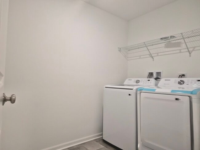 Building Photo - 4391 Chelsea Mnr Cir