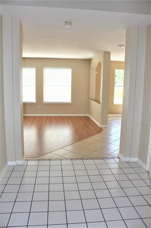 Building Photo - 2011 Lantana Dr