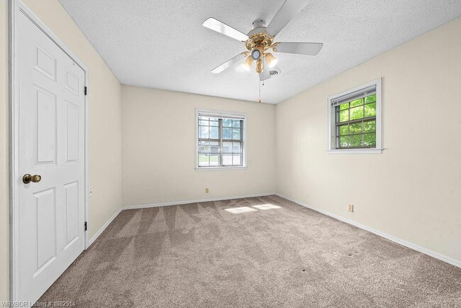 Building Photo - 100 Meadow Pl