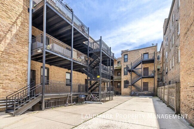 Building Photo - 3036 W North Ave