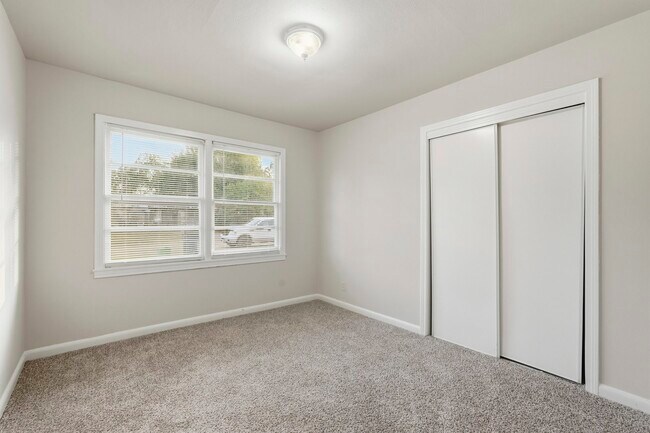 Building Photo - 2918 Tarpey Ave