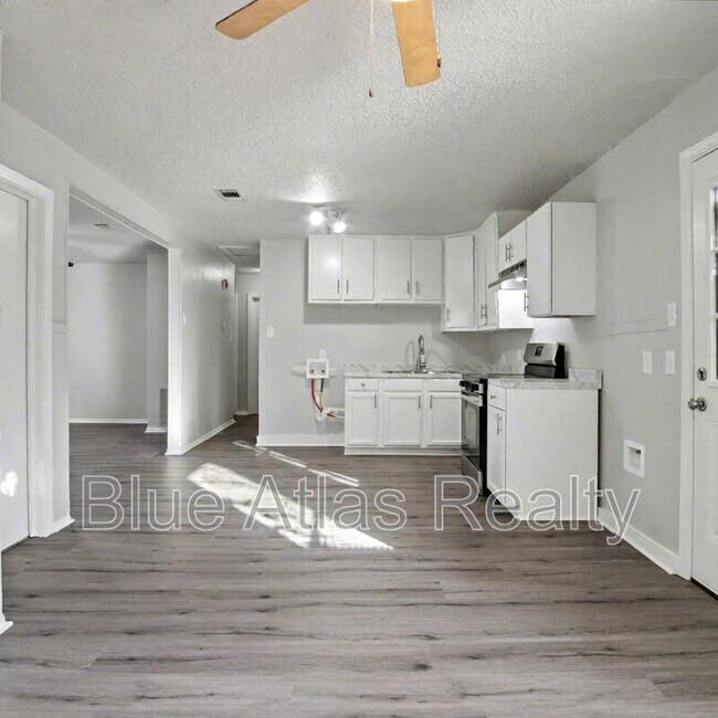 Building Photo - 4024 Wiman Dr