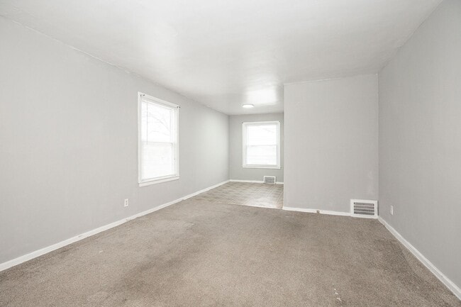 Building Photo - NEWLY RENOVATED! 2 BED, 1 BATH BEAUTIFUL SINGLE-FAMILY HOME!