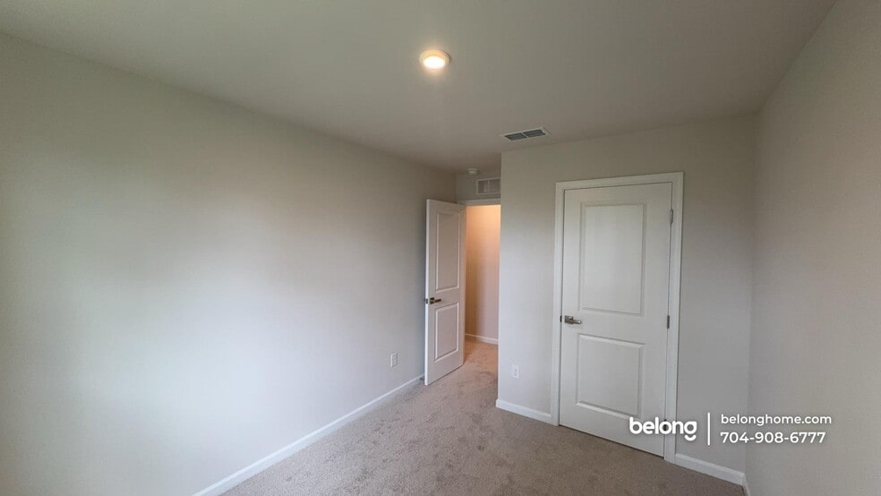 Building Photo - 1517 39th Ave Lp NE