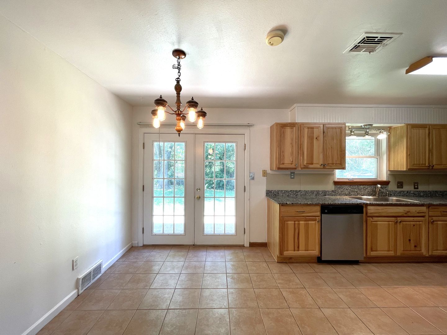 Building Photo - 1817 Hardy Dr