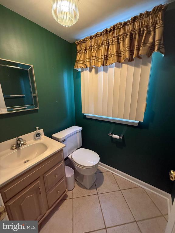 Building Photo - 240 Sweetbriar Cir