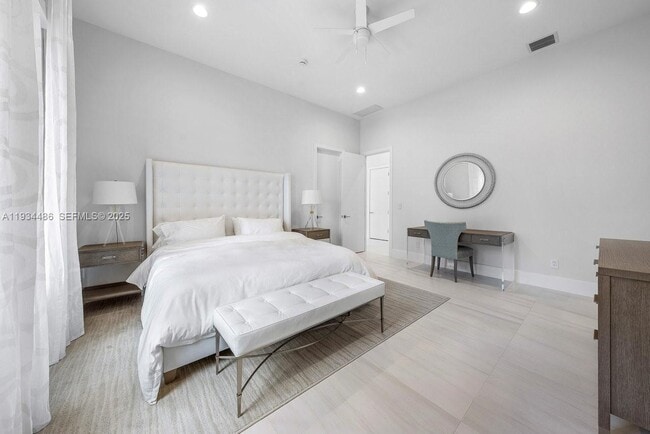 Building Photo - 3912 Island Estates Dr