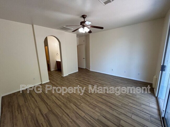 Building Photo - 12407 N 149th Dr