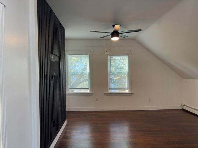 Building Photo - 122 Hudson St