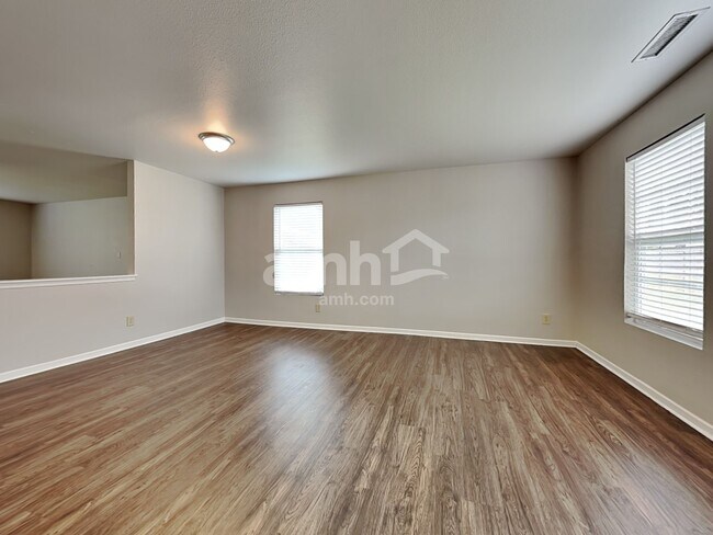 Building Photo - 1516 Bray Dr