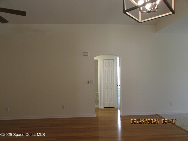 Building Photo - 2070 Tiburon Ln