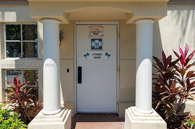 Building Photo - 815 Boynton Beach Blvd